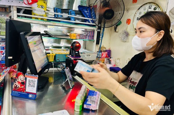 Các thương nhân nhỏ Việt Nam tìm kiếm sự chậm trễ trong nhiệm vụ điện tử