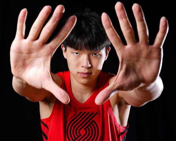 LƯU Ý TEAM: Yang Hansen hỗ t